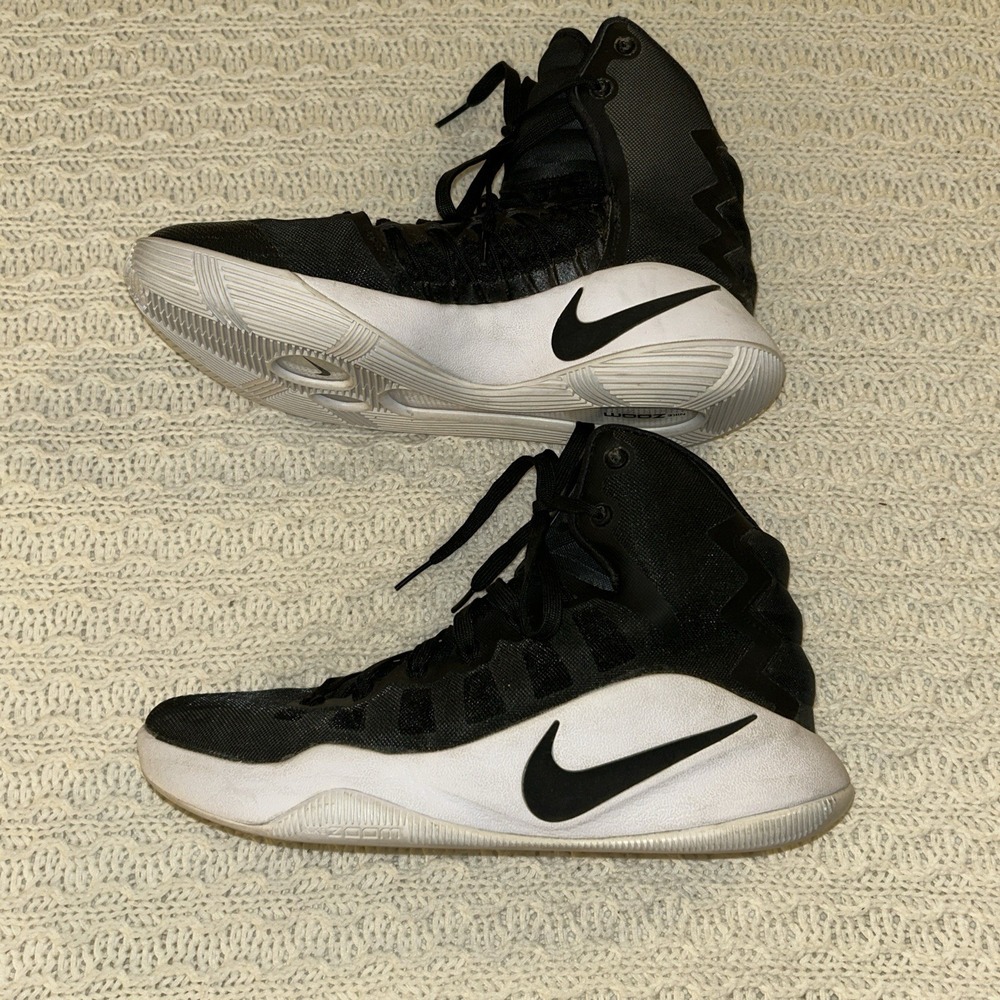 Nike mens hyperdunk‎ size 7 mens black white basketball shoes